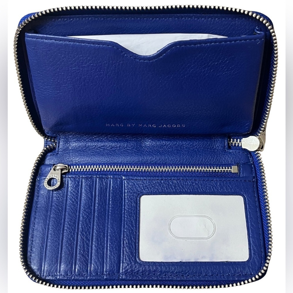 EUC Marc by Marc Jacobs Cobalt Blue Leather Zip Around Classic Q Wallet Wristlet - Picture 6 of 12